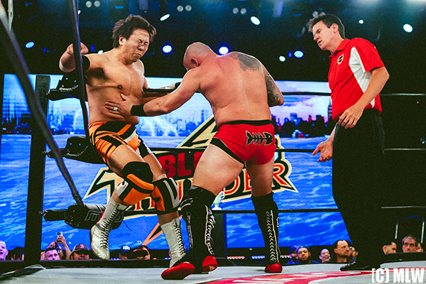 ★超激レア★新日本プロレス 選手バスA&B 2台セット 彩羽匠＆永島千佳世が渡辺智子＆桃野美桜との激戦を制し、AAAW