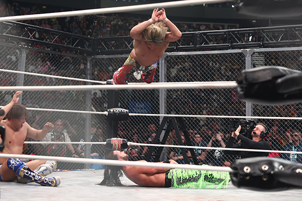 棚橋がオスプレイ、ケニー、飯伏、ダービーと共闘、デスライダーズ