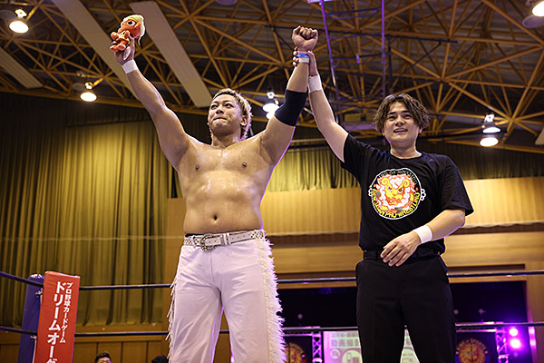 Tanahashi comes out on top of a reunited GBH in Noboribetsu | NEW