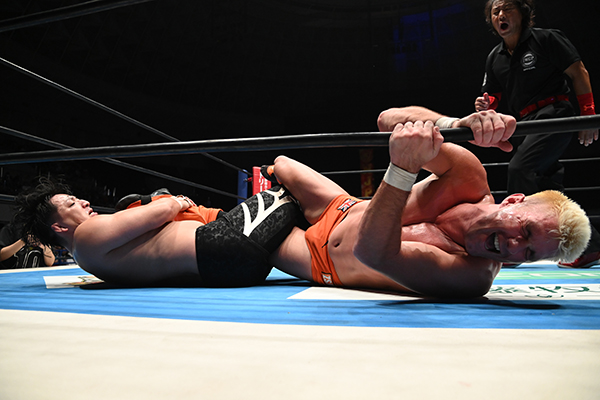 grappling Zack Sabre Jr. defends IWGP World Heavyweight Championship in Kobe