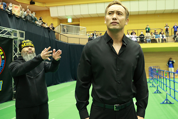 Kazuchika Okada makes stunning return, calls out Tanahashi 【WK20