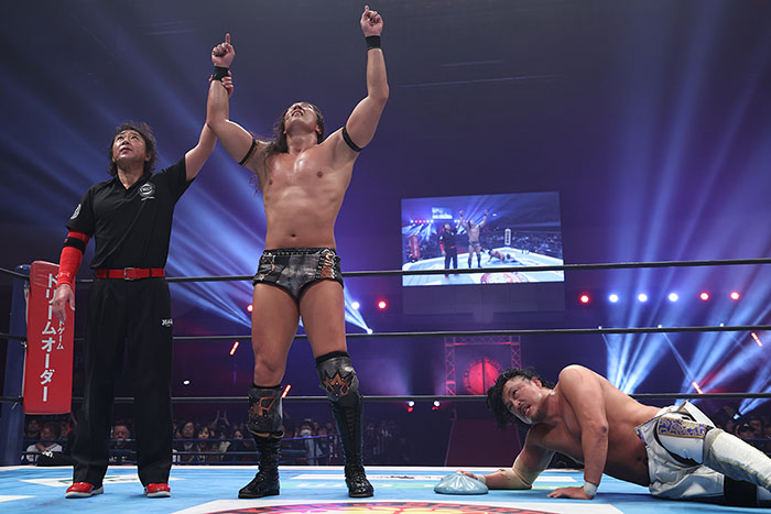 IWGP世界ヘビー級選手権は、肉弾相打つ灼熱マッチ！最後は粘る後藤を