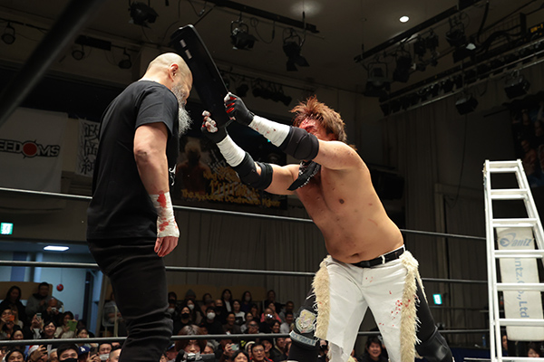 鷹木＆外道がFREEDOMS参戦！ハードコアタッグ戦で葛西＆杉浦と壮絶