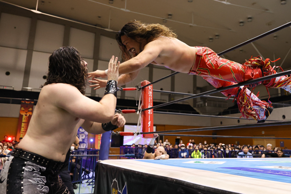 WTL final set as Tsuji, Kidd upset champions | NEW JAPAN PRO-WRESTLING