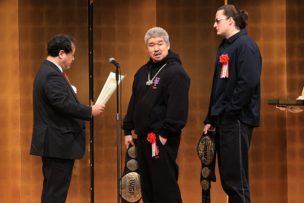 東京スポーツ2025 プロレス大賞受賞式】“最優秀タッグ賞”OSKAR「この