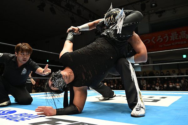DOUKI retains in a dark, personal war at Korakuen Hall | NEW JAPAN