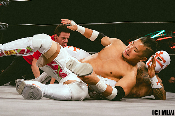 大激闘の末、MLW世界ミドル級王者・テンプラリオに勝利！新王者となっ