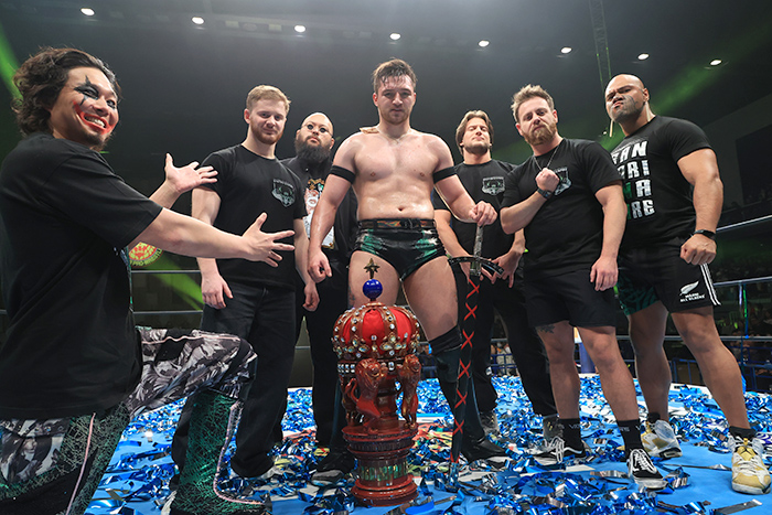 決勝は一進一退の大激戦！カラムが粘る上村を“新技”で壮絶勝利を挙げ