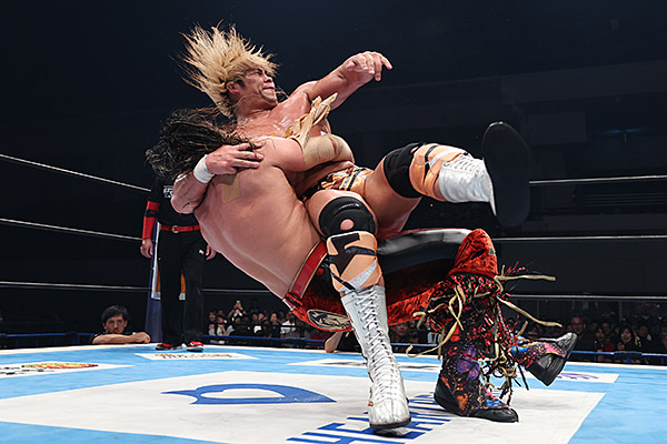 G136】TAKESHITAが紙一重の闘いで後藤を制し首位独走！『G1 CLIMAX』2