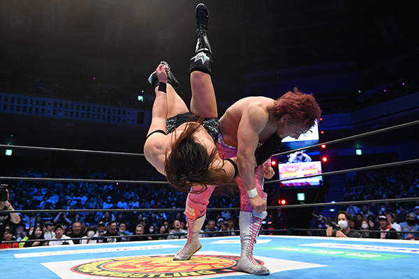Takeshita survives time limit to retain TV Title | NEW JAPAN PRO