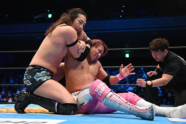 Takeshita survives time limit to retain TV Title | NEW JAPAN PRO