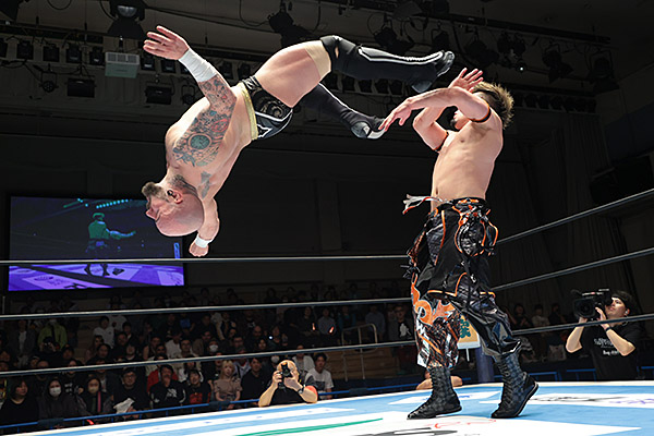 Unbound Co and TMDK split results in Korakuen Hall clashes | NEW