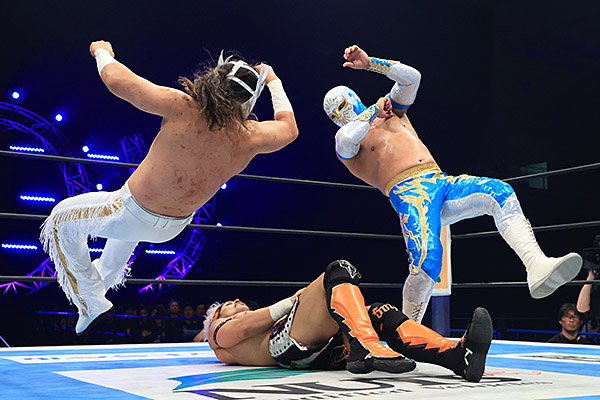 Mistico and El Desperado capture Jr. tag gold | NEW JAPAN PRO