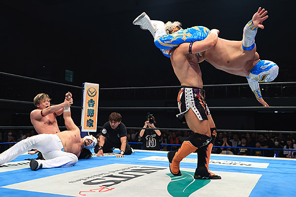 Mistico and El Desperado capture Jr. tag gold | NEW JAPAN PRO