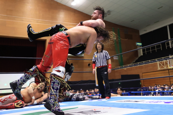 Tsuji earns shot after Karatsu victory | NEW JAPAN PRO-WRESTLING