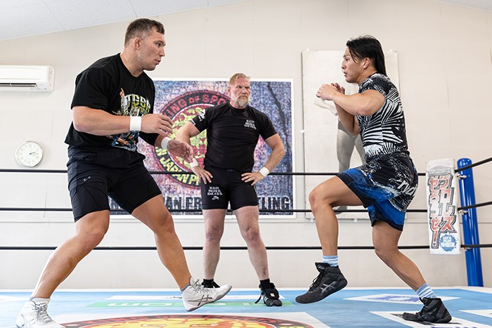 Josh Barnett and Boltin Oleg train ahead of Ice and Sapporo 【G136