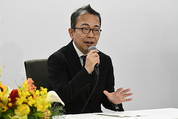 Hiroshi Tanahshi addresses media as President | NEW JAPAN PRO