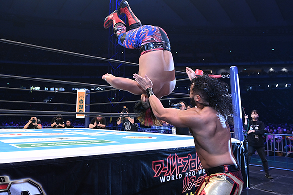 Tama Triumphs over Takagi in NEVER clash 【WK18】 | NEW JAPAN PRO