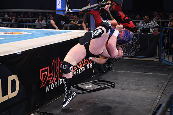 Shingo survives Kidd in NEVER war in Fukuoka | NEW JAPAN PRO