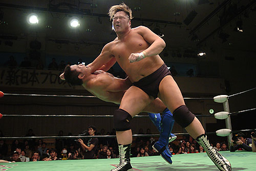 新日本プロレス ミニリング　値下げしました プロレスリング・ノア敗れたり！」永田が4度目の挑戦で、悲願の