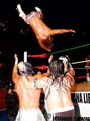 新日本プロレス ロスインゴ セット 大きいサイズ】“MIDミッド” に話題の新日グッズが登場ラボッ