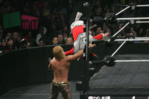 WWEファンが熱狂！ NXTのリングに“世界のレジェンド”獣神