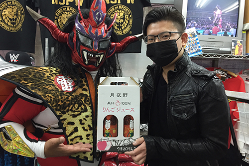 水道橋・闘魂SHOPにて、獣神サンダー・ライガーがフル