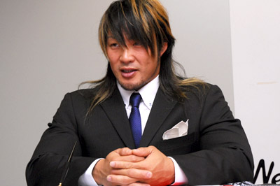 ベルト泥棒”矢野、調印書にも王者としてサイン！ 棚橋の怒りは爆発寸前