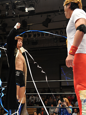 金本浩二がKENSOと再会! 11.19「最強タッグ」開幕戦で好発進!! | 新