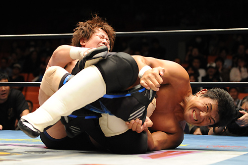 最強タッグ」参戦中!! 金本浩二、今度は“先輩”船木誠勝と遭遇!! | 新