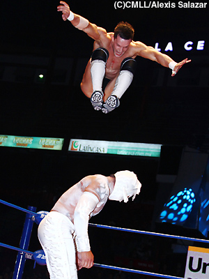 CMLL ボラドールjrフィギュア　メキシコ製 ボラドールJr.、テンプラリオが優勝！CMLL アレナメヒコ金曜日